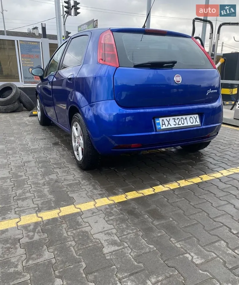 Fiat Grande Punto 2009 photo 3