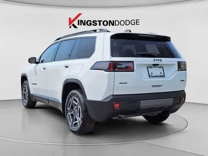 Jeep Cherokee 2026 photo 3