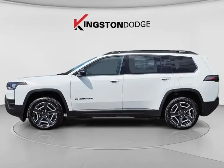 Jeep Cherokee 2026 photo 2