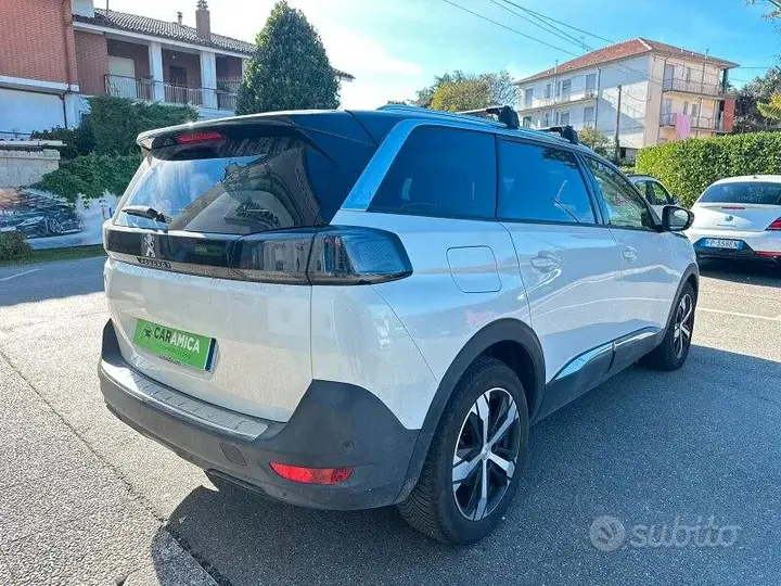 Peugeot 5008 2021 photo 3