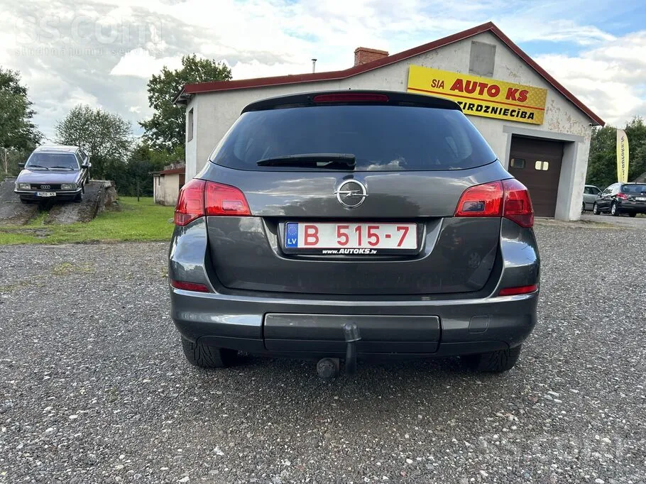 Opel Astra 2011 photo 5