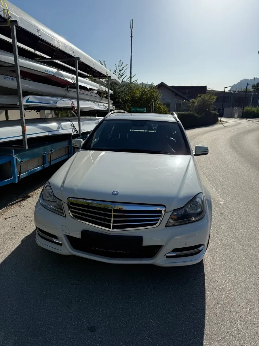 Mercedes-Benz C-Class 2012 photo 2