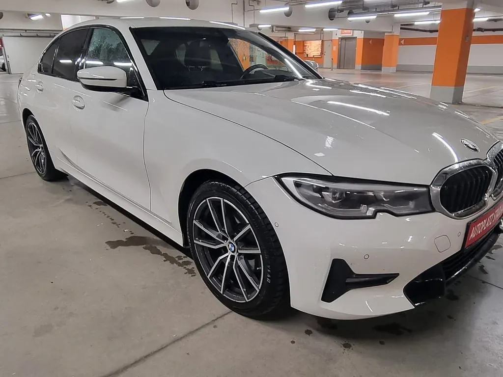 BMW 3 Series 2019 photo 2