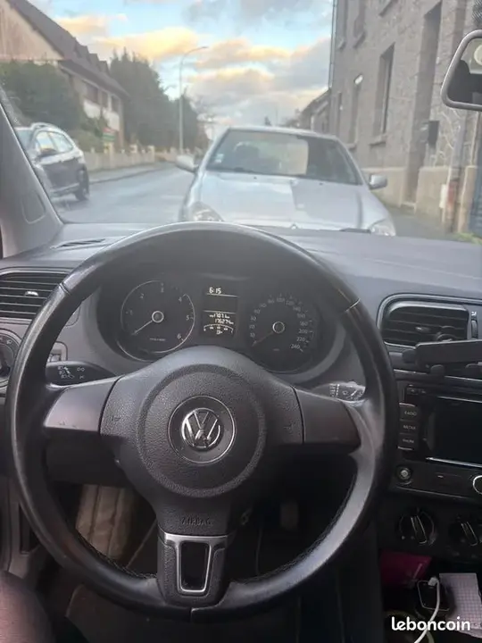 Volkswagen Polo 2014 photo 2