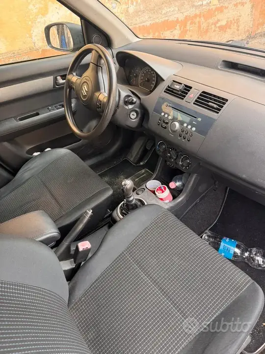 Suzuki Swift 2006 photo 4
