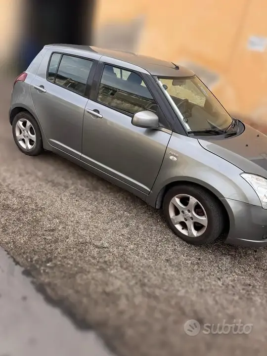 Suzuki Swift 2006 photo 3