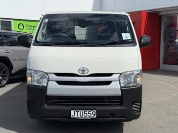 Toyota Hiace 2016 photo 5