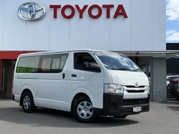 Toyota Hiace 2016 photo 2
