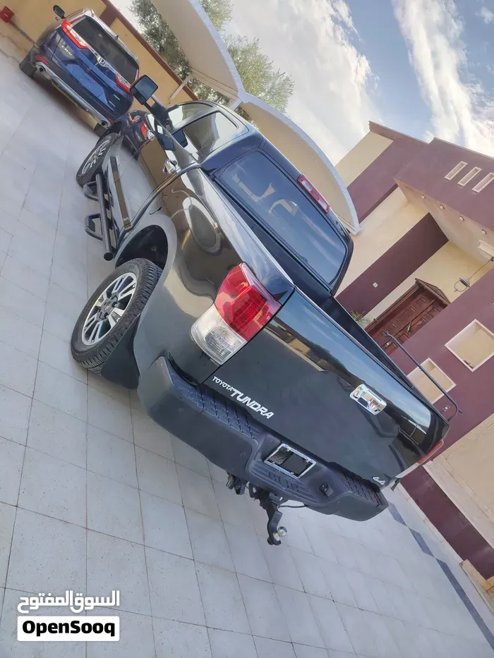 Toyota Tundra 2010 photo 2
