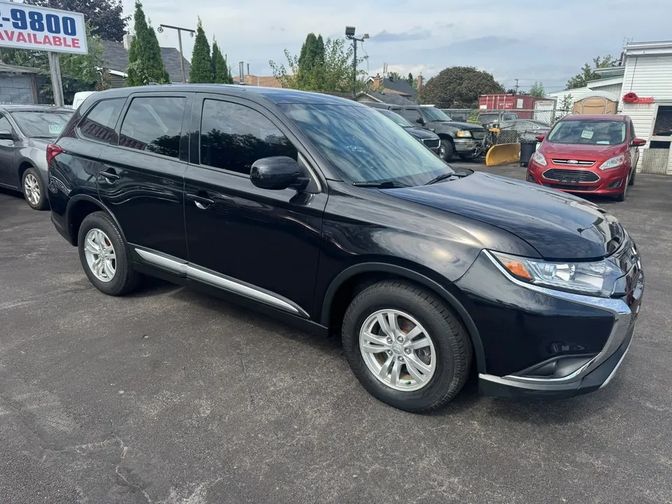 Mitsubishi Outlander 2019 photo 3