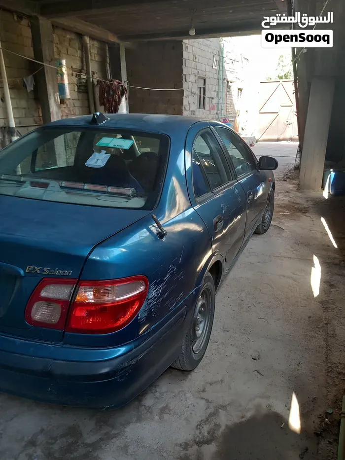 Nissan Sunny 2000 photo 2