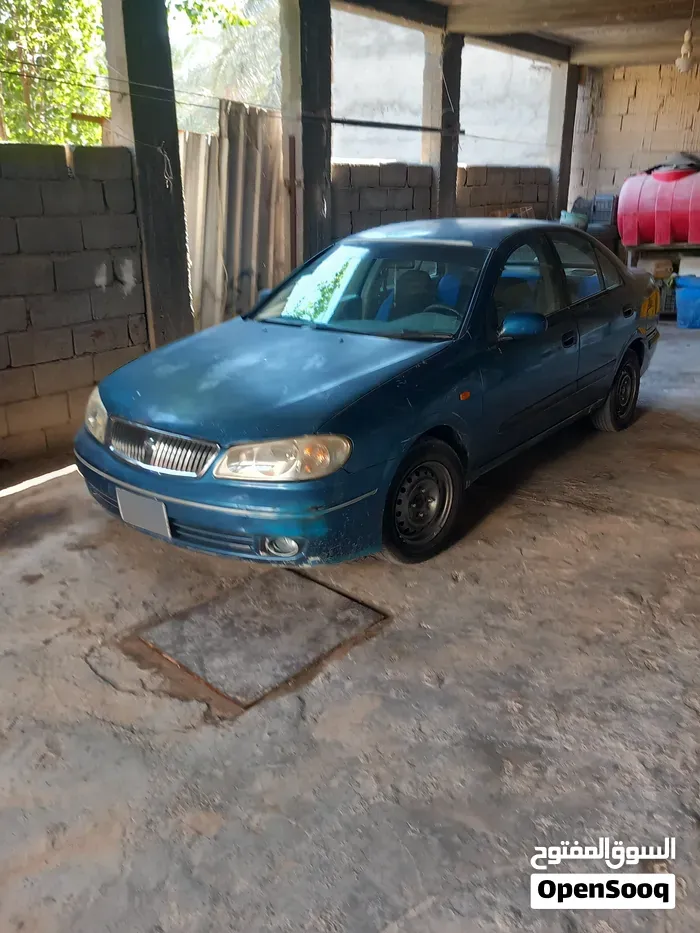 Nissan Sunny 2000 photo 4