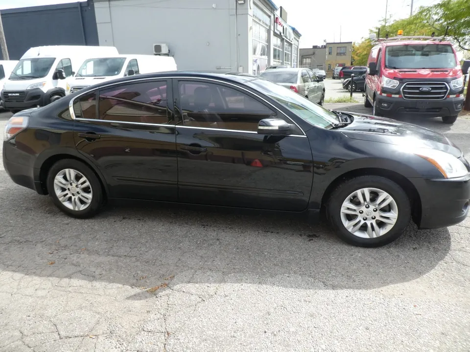 Nissan Altima 2011 photo 4