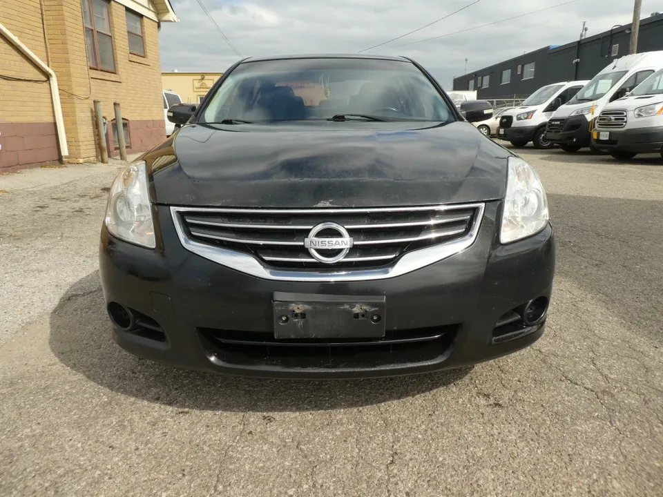 Nissan Altima 2011 photo 2