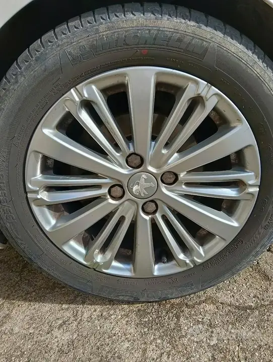 Peugeot 208 2018 photo 5