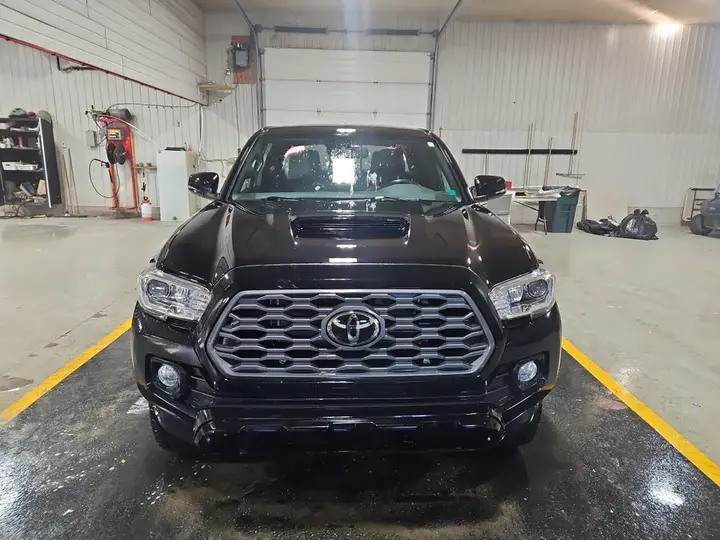 Toyota Tacoma 2020 photo 2