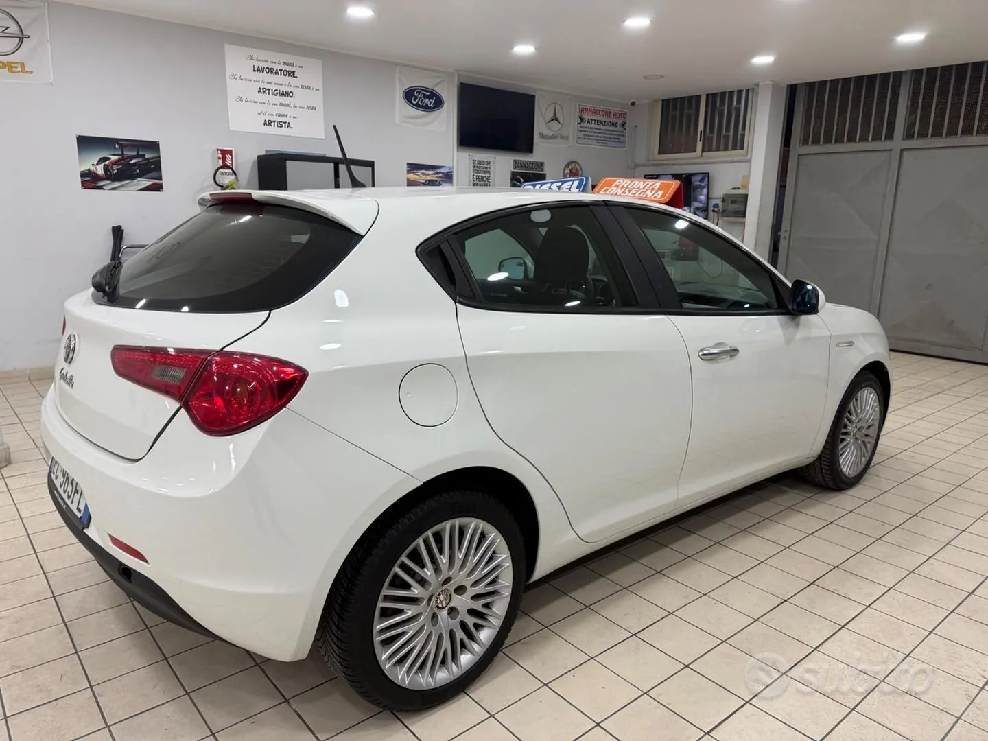Alfa Romeo Giulietta 2010 photo 4