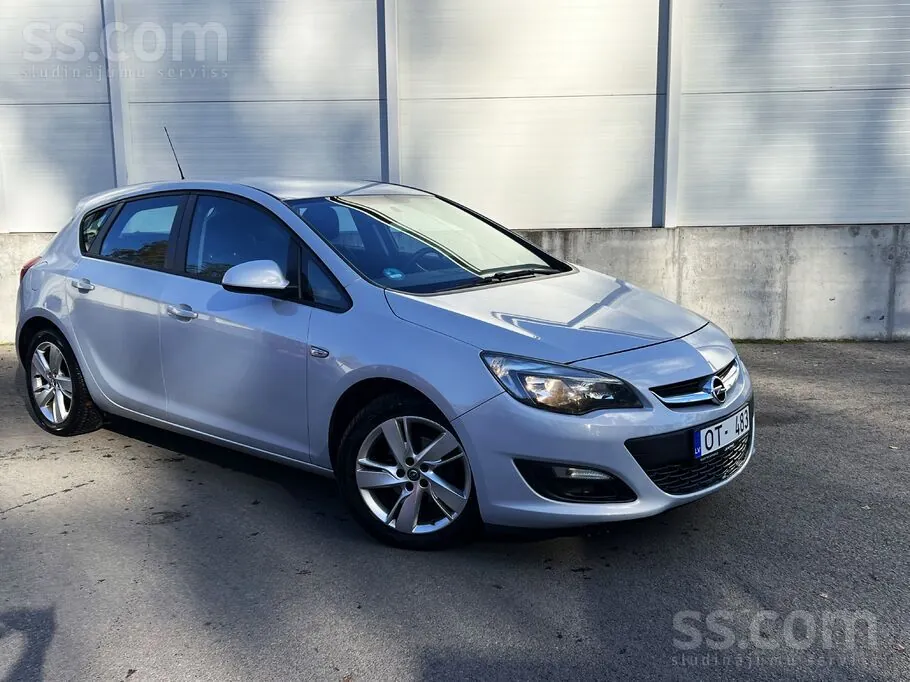 Opel Astra 2012 photo 4
