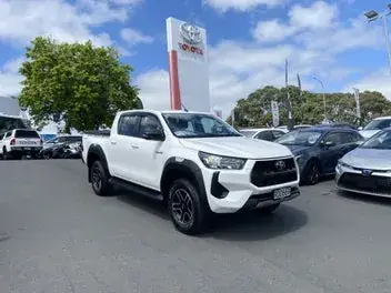 Toyota Hilux 2025 photo 2