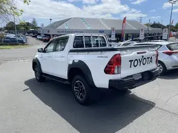Toyota Hilux 2025 photo 5