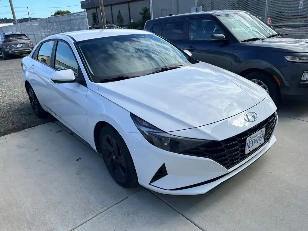 Hyundai Elantra 2022 photo 3
