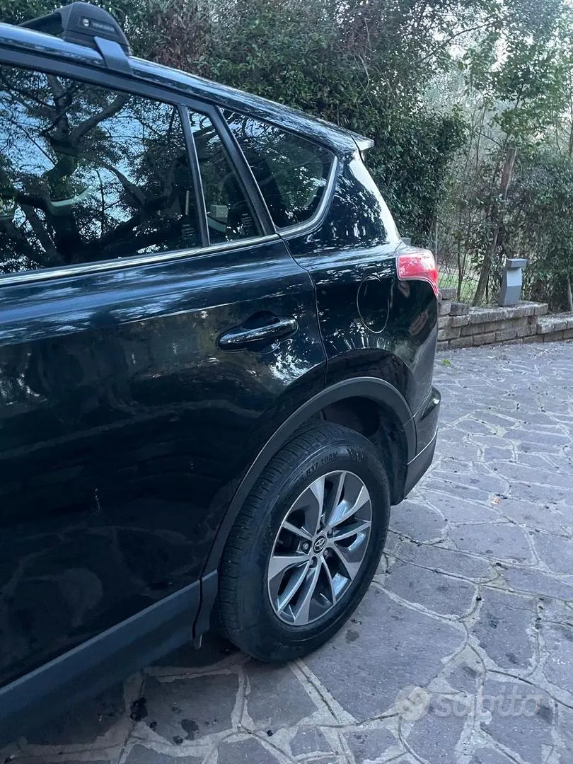 Toyota Rav4 2017 photo 3