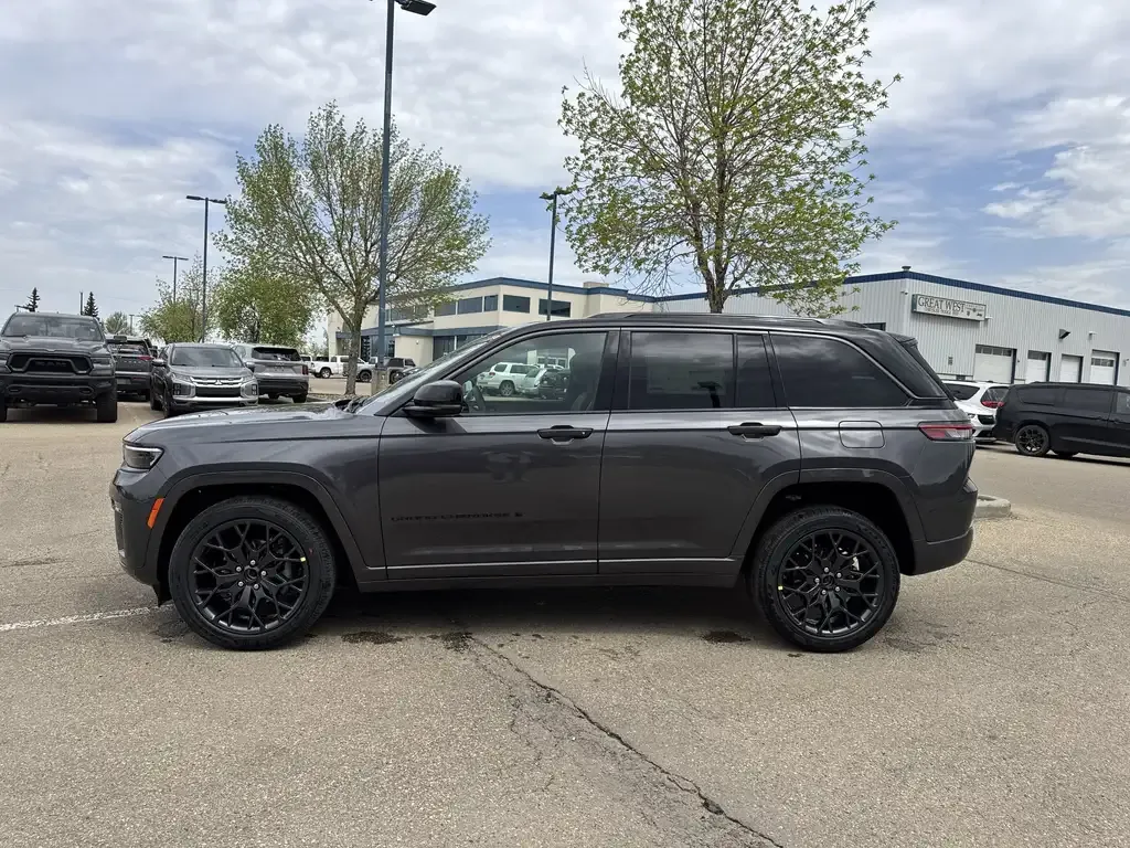 Jeep Grand Cherokee 2026 photo 4