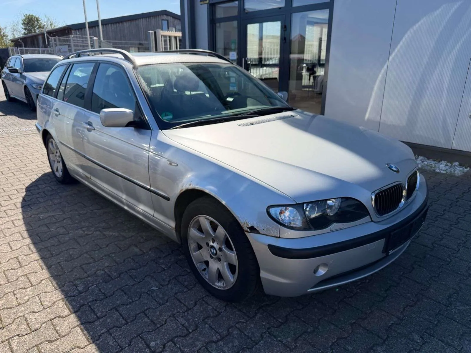 BMW 320I 2003 photo 2