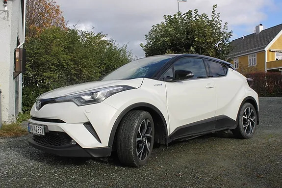 Toyota C-Hr 2017 photo 3