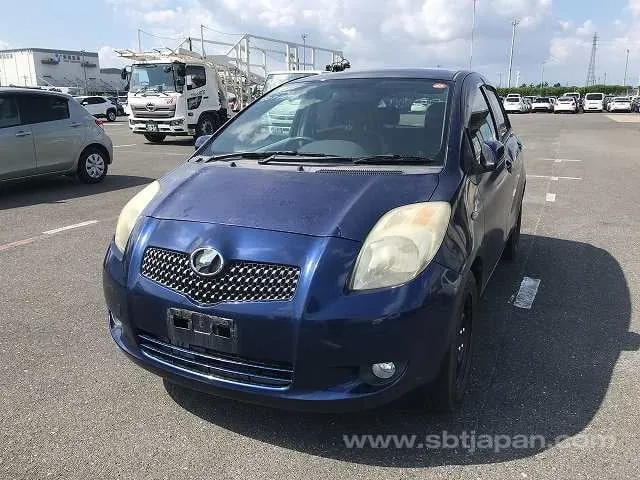 Toyota Vitz 2006 photo 2