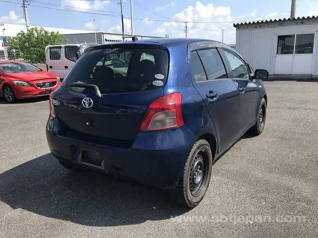 Toyota Vitz 2006 photo 4