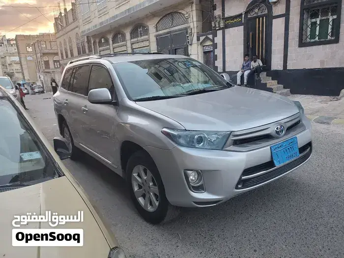 Toyota Highlander 2011 photo 2