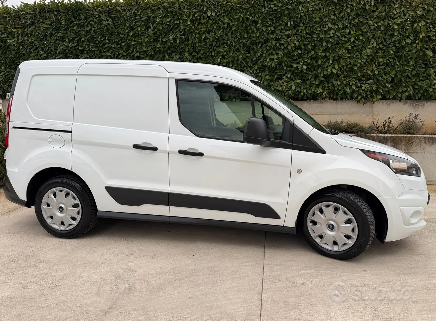 Ford Transit Connect 2017 photo 2