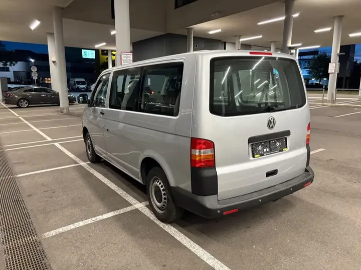 Volkswagen T5 2009 photo 3