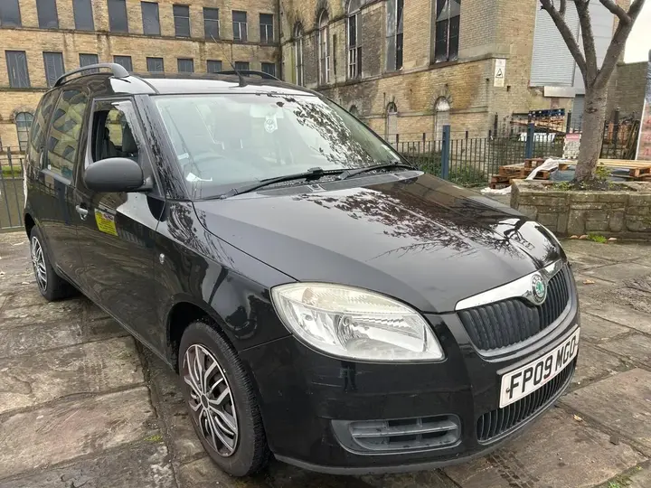 Skoda Roomster 2009 photo 2