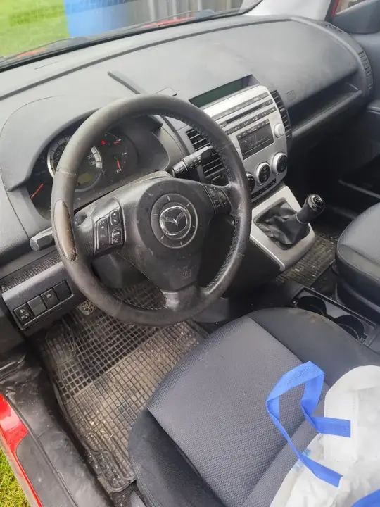 Mazda Mazda5 2005 photo 2