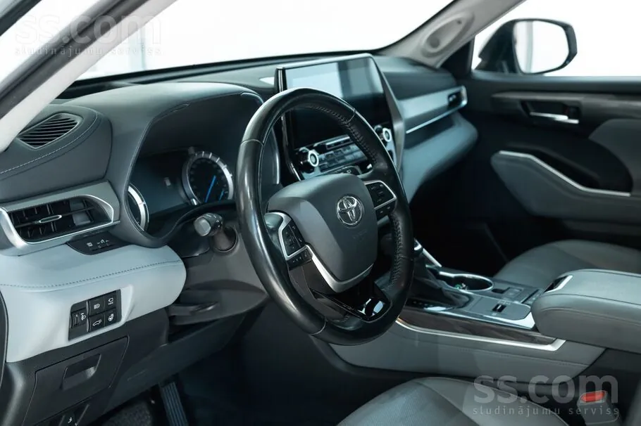Toyota Highlander 2022 photo 3