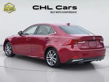 Lexus Is 300H 2018 photo 3