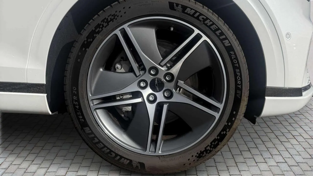 Genesis Gv70 2025 photo 2