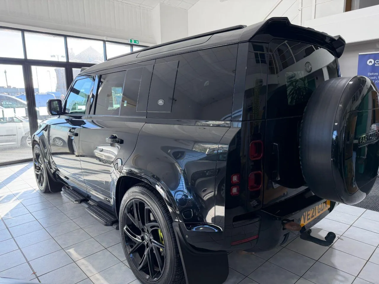 Land Rover Defender 110 2021 photo 4