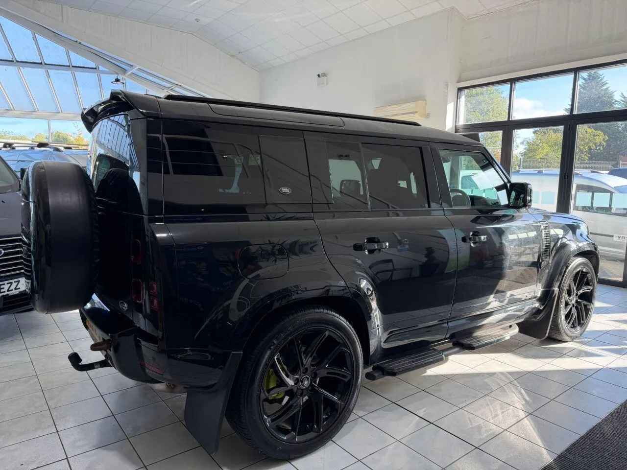 Land Rover Defender 110 2021 photo 5