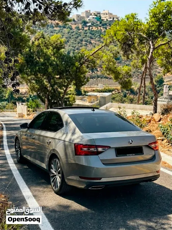 Skoda Superb 2019 photo 3