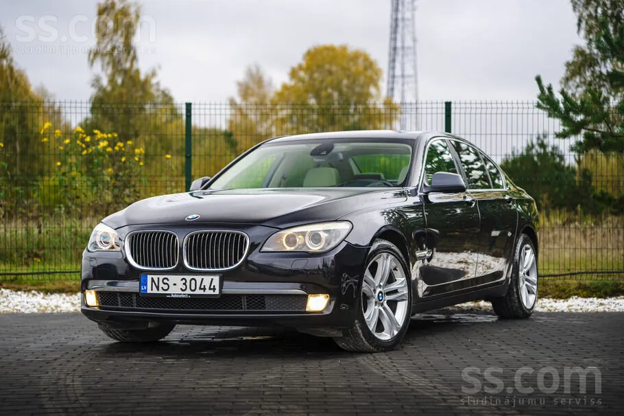 BMW 740