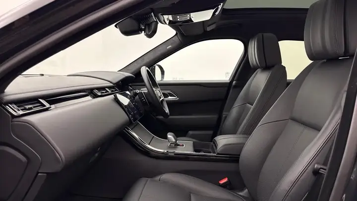Land Rover Range Rover Velar 2025 photo 3