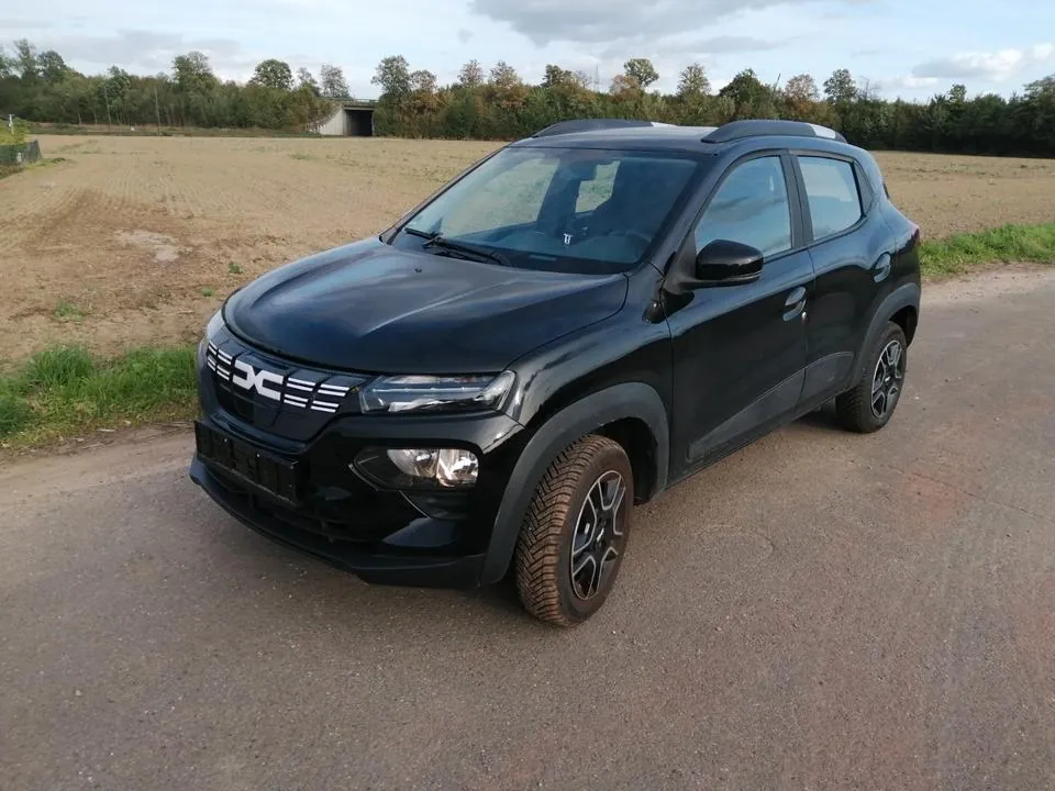 Dacia Spring Essential