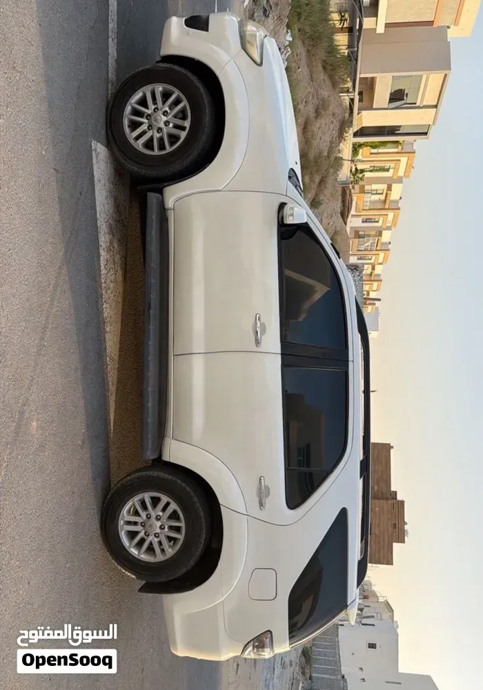 Toyota Fortuner 2013 photo 2