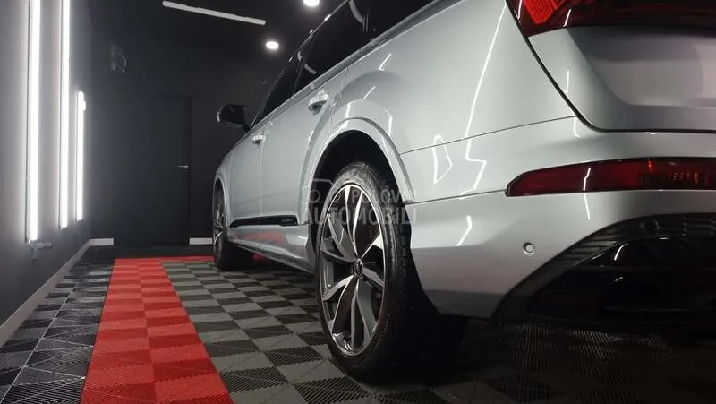 Audi Q7 2023 photo 4