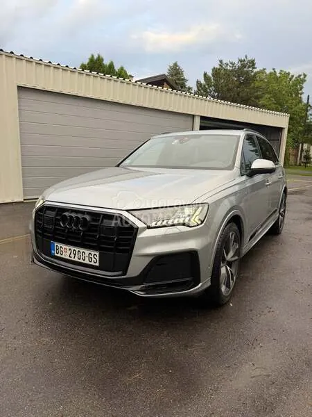 Audi Q7 2023 photo 2
