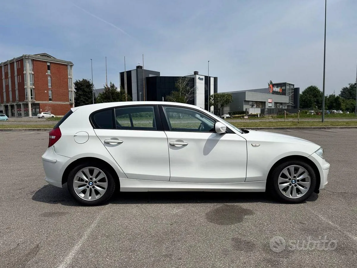 BMW 1 Series 2010 photo 4