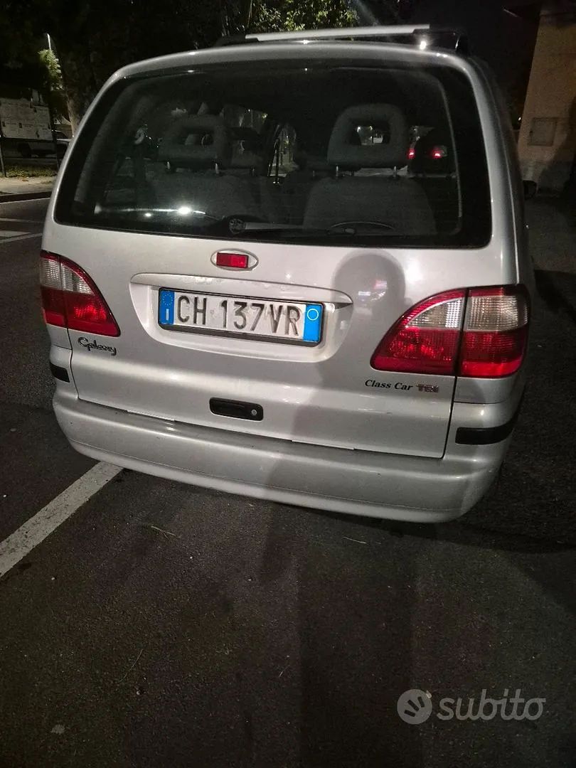 Ford Galaxy 2003 photo 2